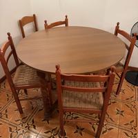 Tavolo rotondo in legno