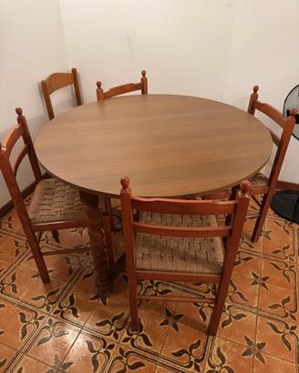 Tavolo rotondo in legno