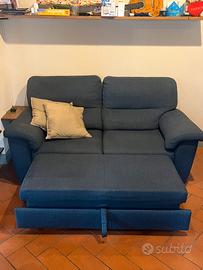 Divano 2 posti maxi con supporto gambe a scomparsa