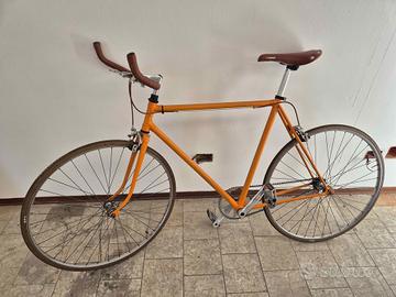 Bici scatto fisso completamente restaurata