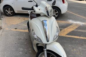 Piaggio Medley 125