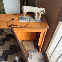 Macchina da cucire singer con mobile