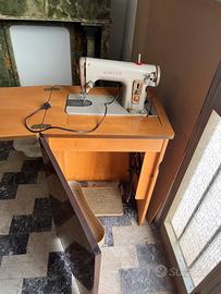 Macchina da cucire singer con mobile