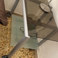 Tavolino con rotelle