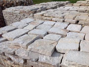 Rivestimenti pavimenti di Pietra Lavorati