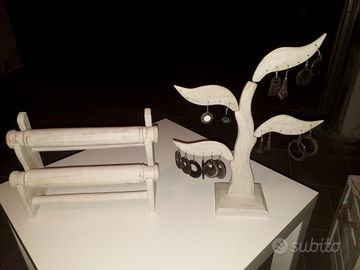 Porta orecchini in legno