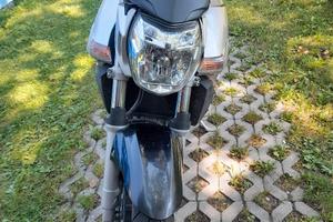 suzuki gsr 600