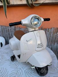 Vespa Elettrica Piaggio per bambini (6V) - Bianco