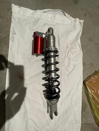 Mono Beta ZF molla KYB