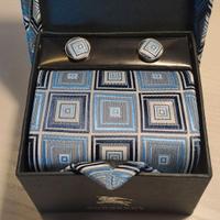 cravatta e gemelli Burberry