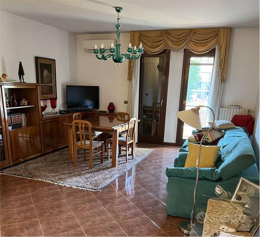 Mirano, zona centrale, appartamento con 3 camere