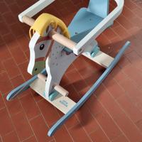cavallo a dondolo legno