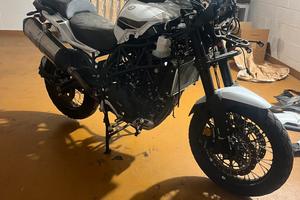 Benelli TRK 502X  event.permuta