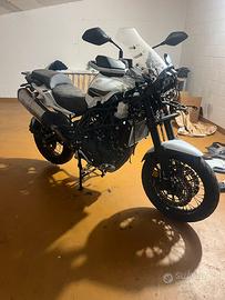 Benelli TRK 502X  event.permuta