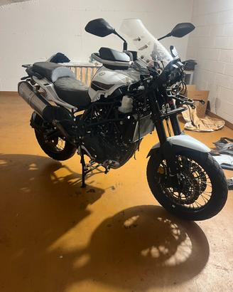 Benelli TRK 502X  event.permuta