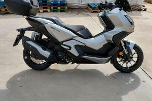 MOTO HONDA ADV 350