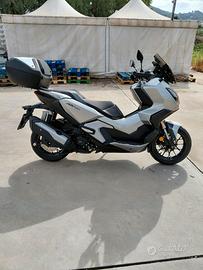 MOTO HONDA ADV 350