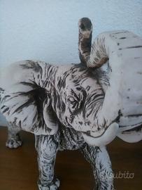 Magnifico elefante bianco