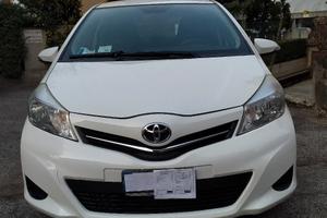  TOYOTA YARIS 1000 5 porte bianca.  