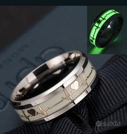 Anello battito cuore fluorescente