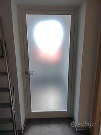 1 porta a battente in alluminio Alcoa R50 ral 9010