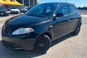 Lancia Ypsilon 1.2 69 CV 5 porte S&S Silver KM CER