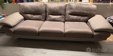 Divano POLTRONESOFA Nuovo con pouf
