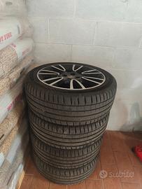 Gomme Michelin 225/44 zr 17 con cerchioni in lega