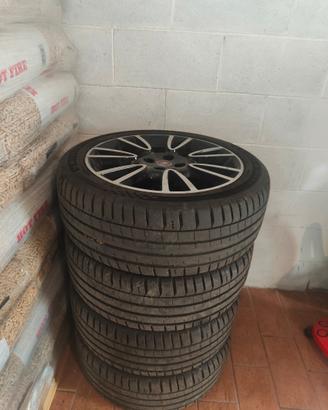 Gomme Michelin 225/44 zr 17 con cerchioni in lega