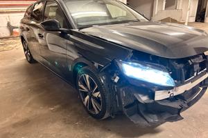 Peugeot 308 BlueHDI S&S Eat8 SW Allure Pack