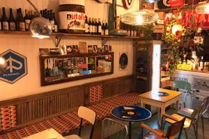 Cocktail bar