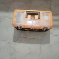 Cassetta con attrezzi completa