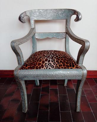 Poltrona 'Stile Anglo-Raj' rivestita in metallo ar