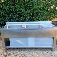 mobili in acciaio per bar