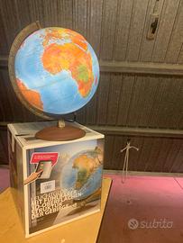 Mappamondo illuminato