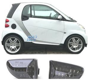 FRECCIE LATERALI PER SMART FORTWO 451 07- LED NERO