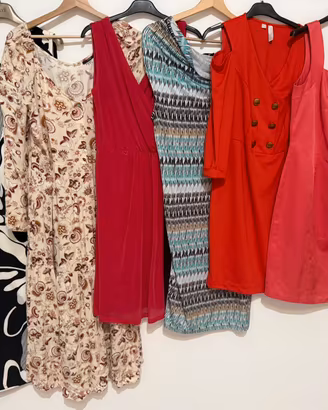 Lotto 12 vestiti donna M/L – Stock abbigliamento