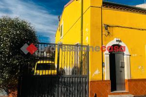 Cibali -Casa indipendente con spazio esterno