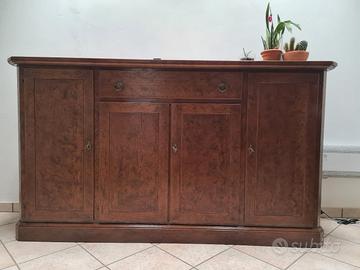 mobile in legno massello