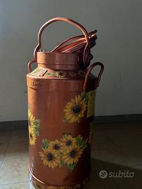 Bidone da latte con coperchio