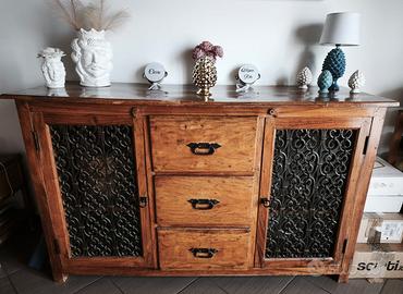 Madia/ credenza