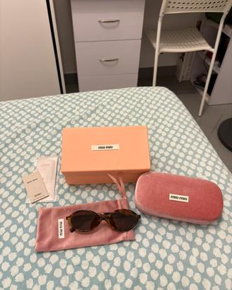 occhiali da sole Miu Miu