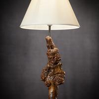 Lampada artigianale in legno di radica