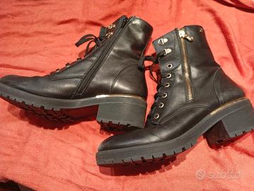 Stivaletti di pelle nera taglia 40