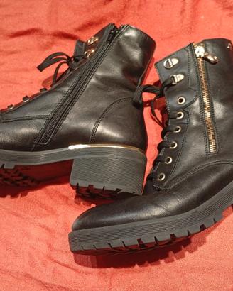 Stivaletti di pelle nera taglia 40