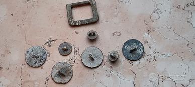 bottoni antichi più fibbia incisa 