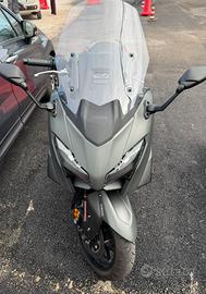 Yamaha T-max 506 2025