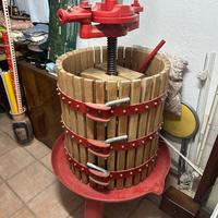 Torchio e Pigiadiraspatrice elettrica