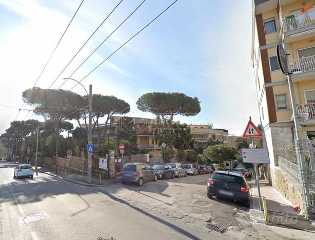 Box a Napoli Viale Colli Aminei 1 locali