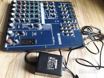 Mixer Yamaha MG82cx con effetti 